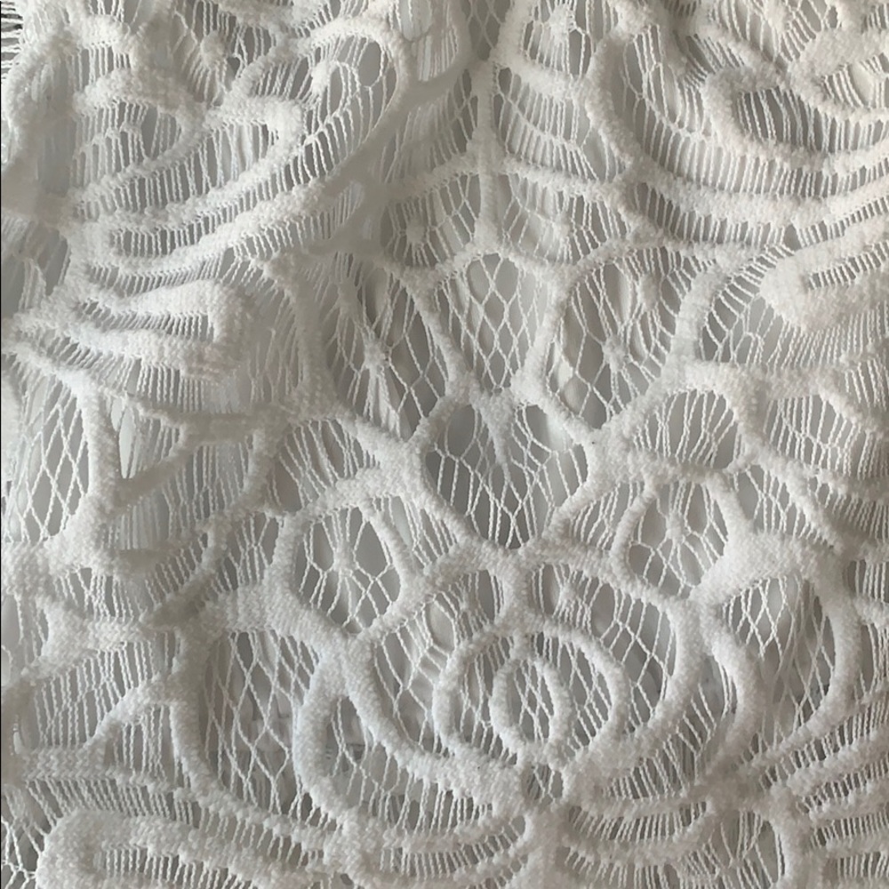 White blouse - Picture 3 of 4